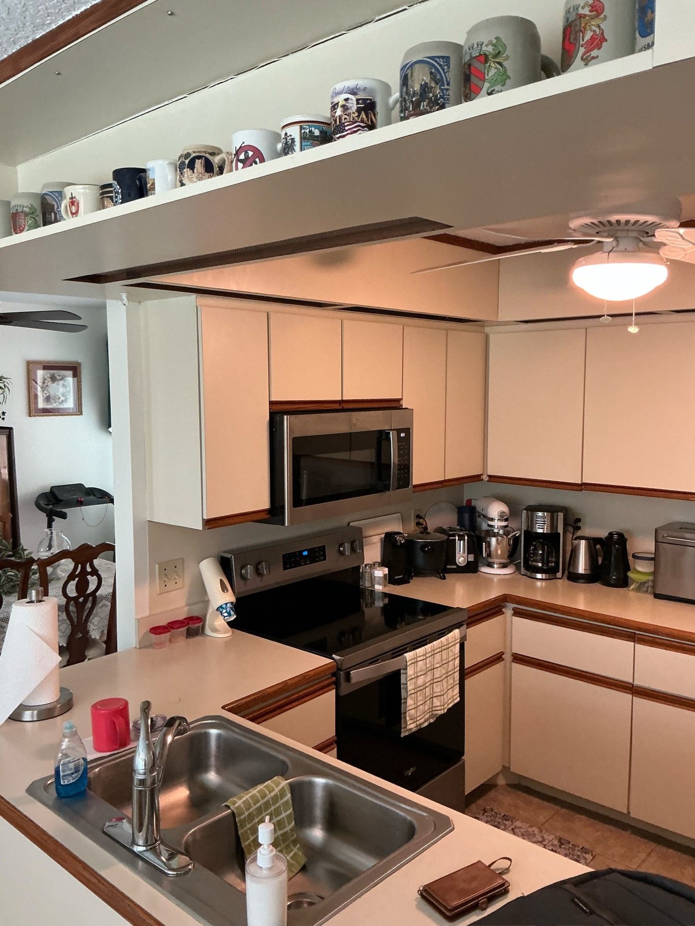 White shaker kitchen before remodeling